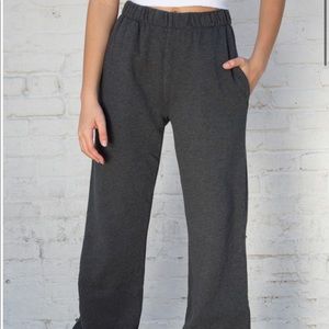 Brandy Melville Rosa sweatpants